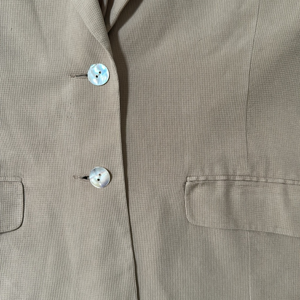 Silk House Medium blazer - Picture 3 of 5